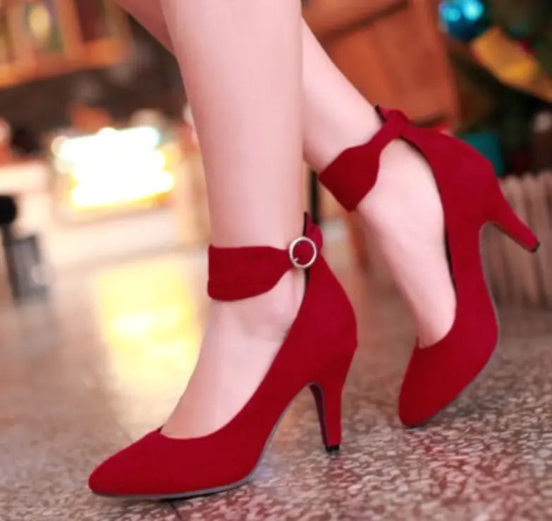 Elegant women's pointed toe high heels featuring sleek, thin stiletto heels for stylish sophistication