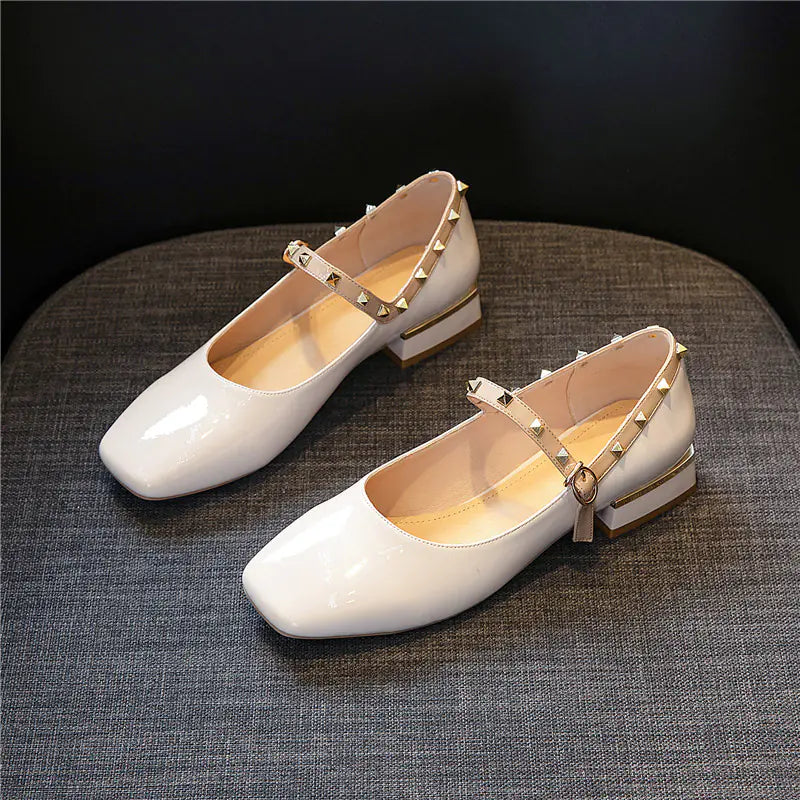 Stylish women's casual chunky heel Mary Jane shoes from 2020 with comfortable strap and trendy design