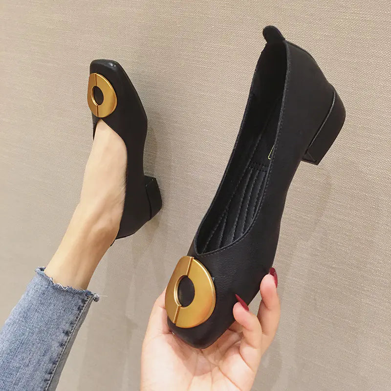 Elegant chunky heel Mary Jane shoes with versatile mid-height heels perfect for stylish, comfortable everyday wear