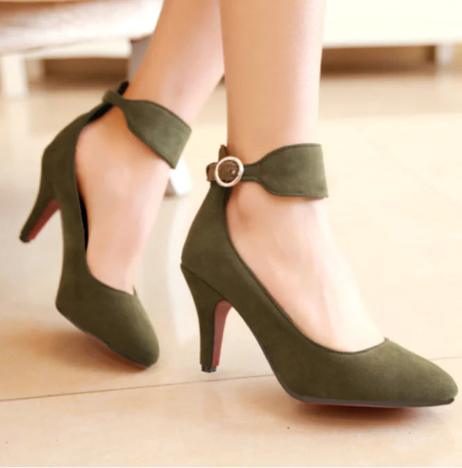 Elegant women's pointed toe high heels featuring sleek, thin stiletto heels for a sophisticated look