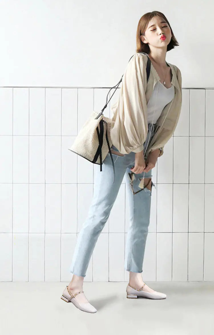 Elegant women's casual chunky heel Mary Jane shoes from 2020, featuring a stylish strap and comfortable design