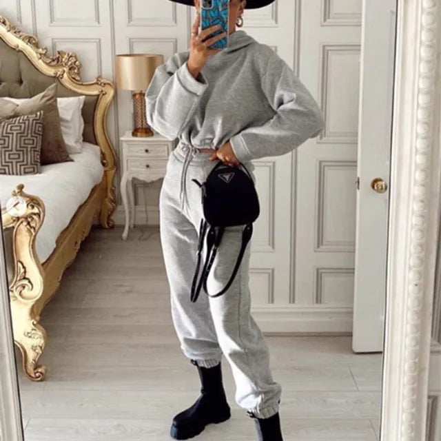 Warm, stylish winter two-piece women's tracksuit featuring cozy fabric and trendy design