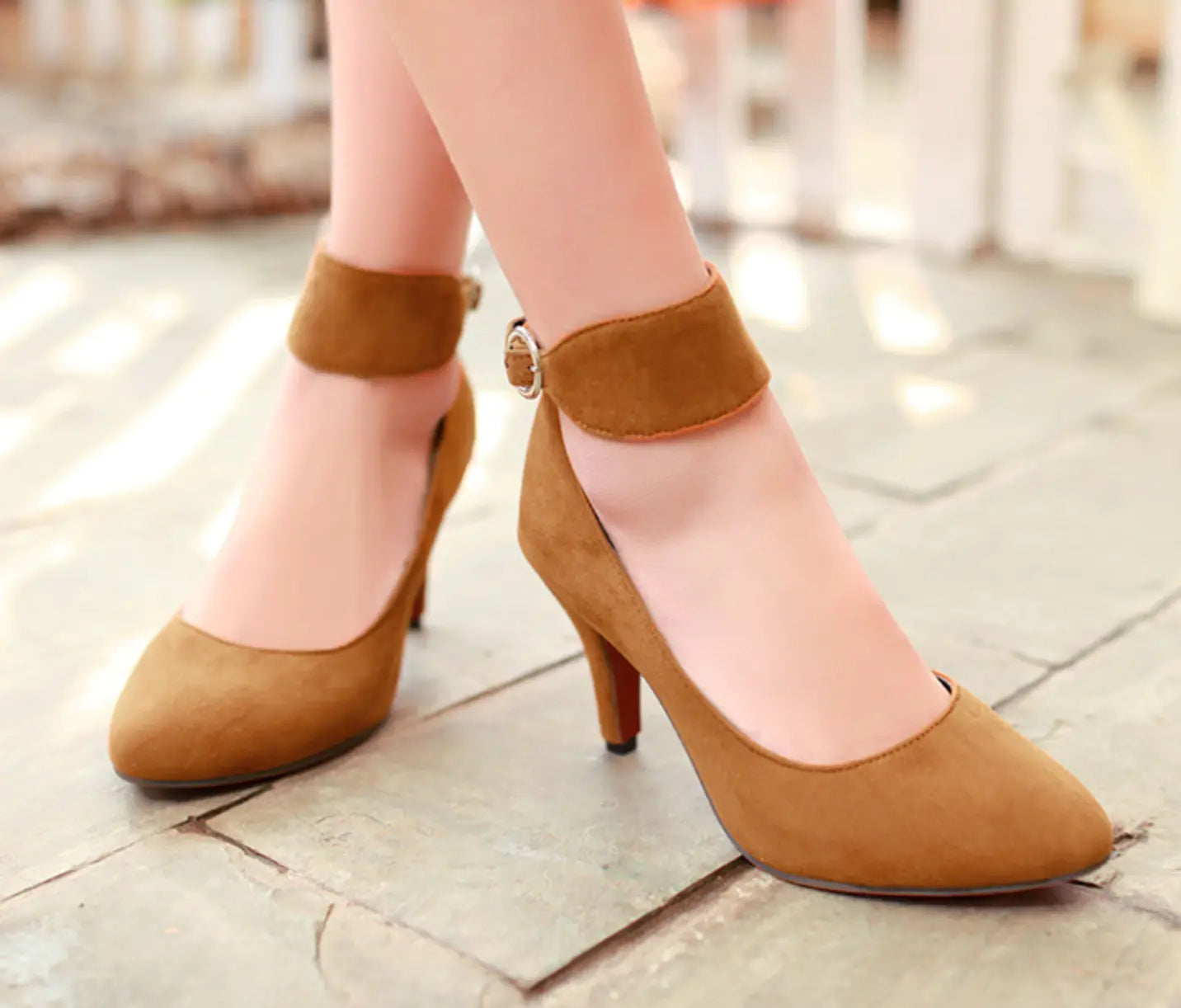Elegant women's pointed toe high heels featuring a sleek thin stiletto heel for stylish sophistication